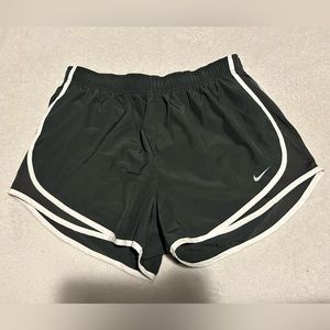 ❌SOLD❌EUC Womens Nike DriFit Tempo Shorts Size Large